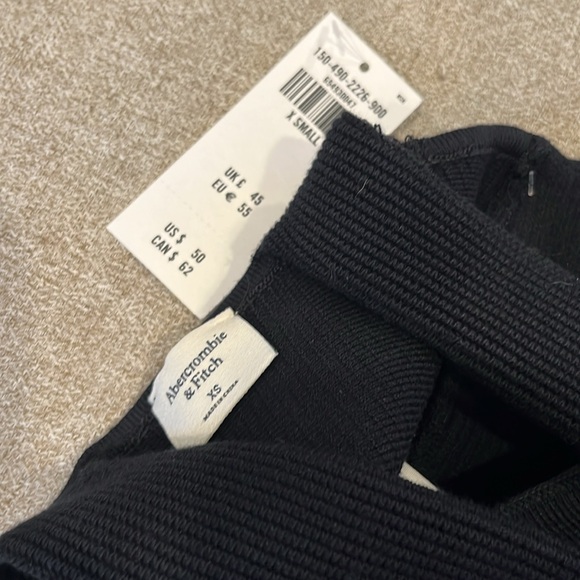 NWT Abercrombie Top - Picture 3 of 3